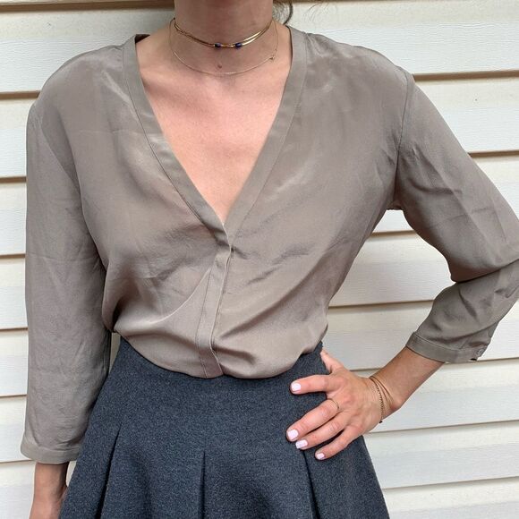 Zara beige deep cut neck, button down 3/4 sleeve blouse, great condition, Small - Picture 1 of 6
